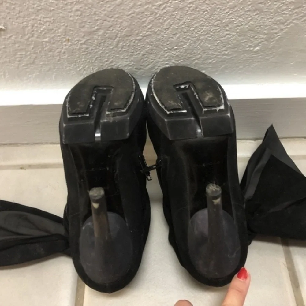 BALENCIAGA sz 37 BOW Black Suede BOOTIES HEELS